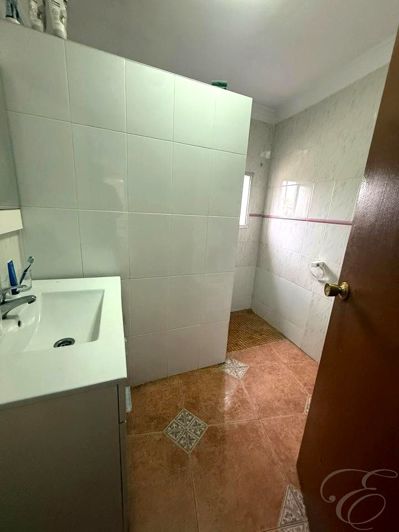 Image No.21-5 Bed Property for sale