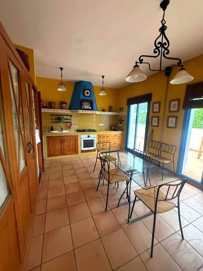 Image No.4-5 Bed Property for sale