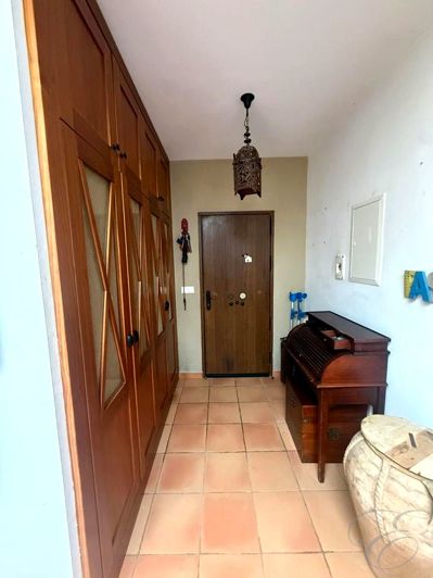 Image No.5-5 Bed Property for sale