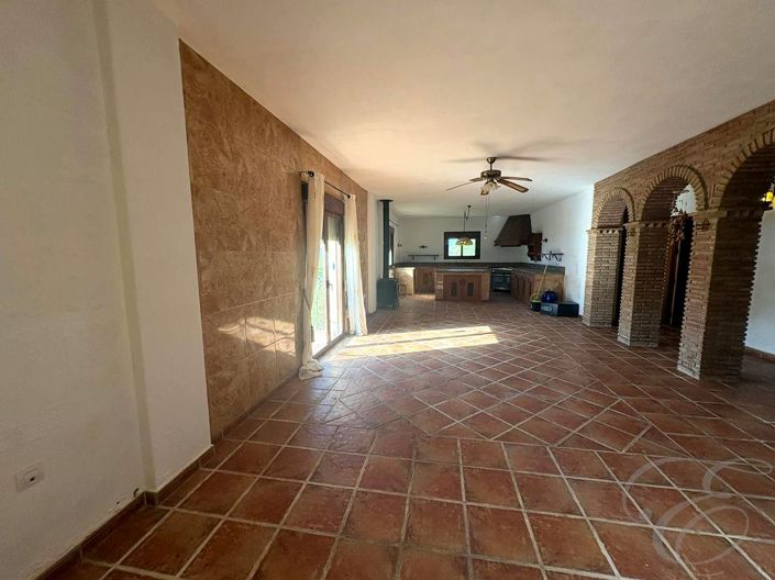 Image No.21-3 Bed Property for sale