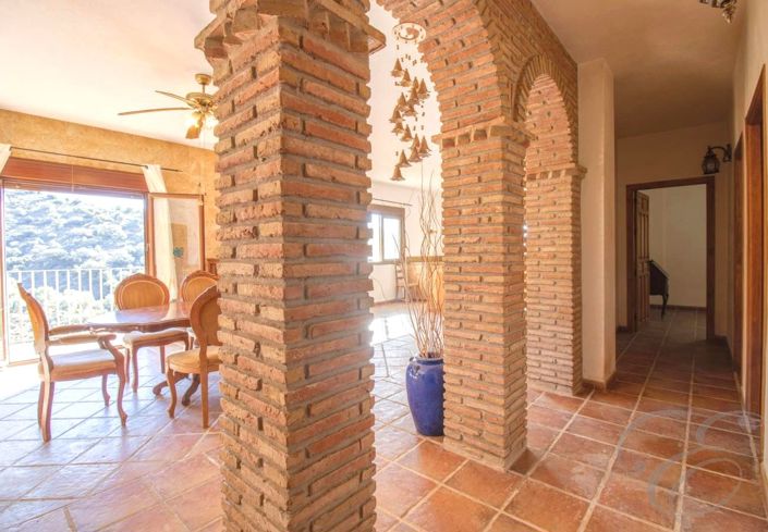Image No.6-3 Bed Property for sale