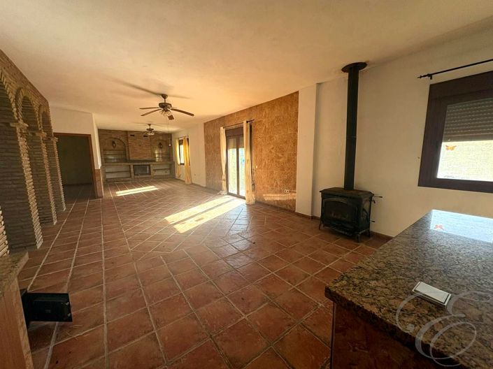 Image No.6-3 Bed Property for sale