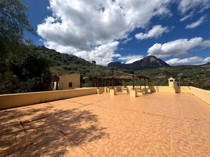 Image No.7-3 Bed Property for sale