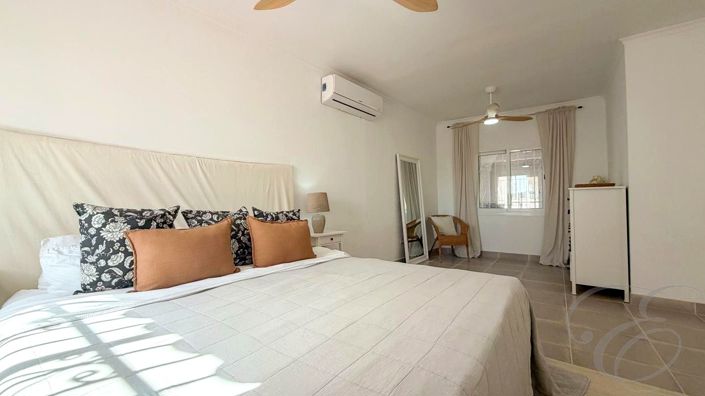 Image No.14-5 Bed Property for sale