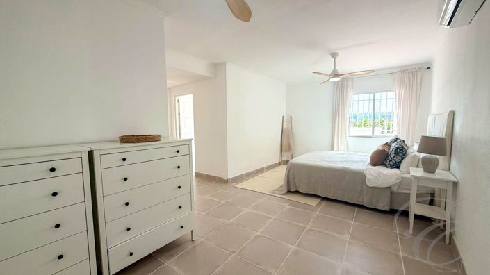 Image No.16-5 Bed Property for sale