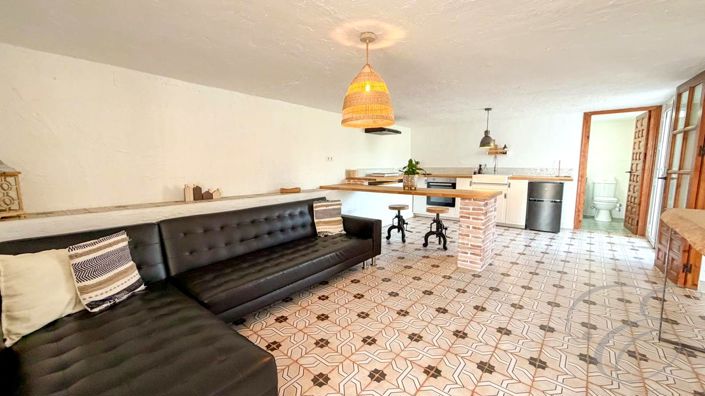 Image No.21-5 Bed Property for sale