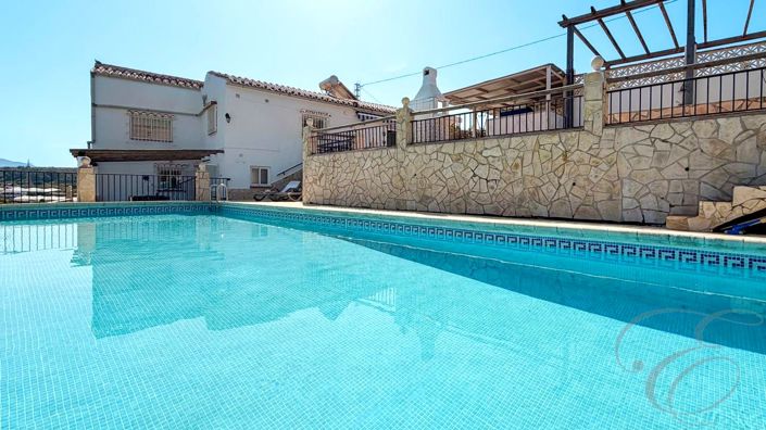 Image No.27-5 Bed Property for sale