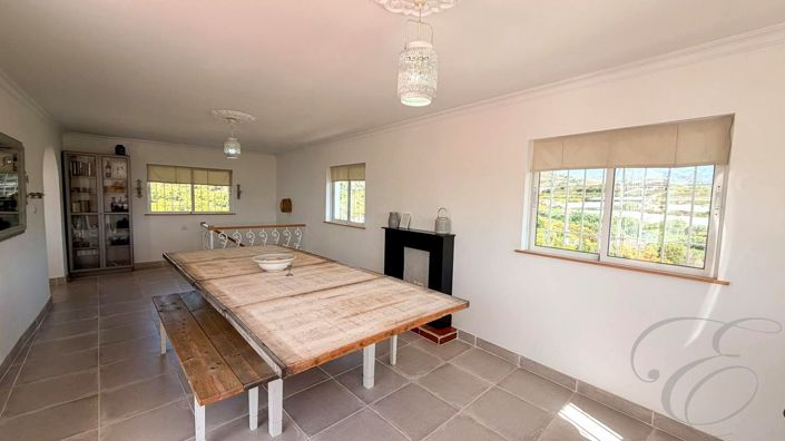 Image No.5-5 Bed Property for sale