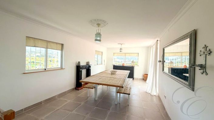 Image No.7-5 Bed Property for sale