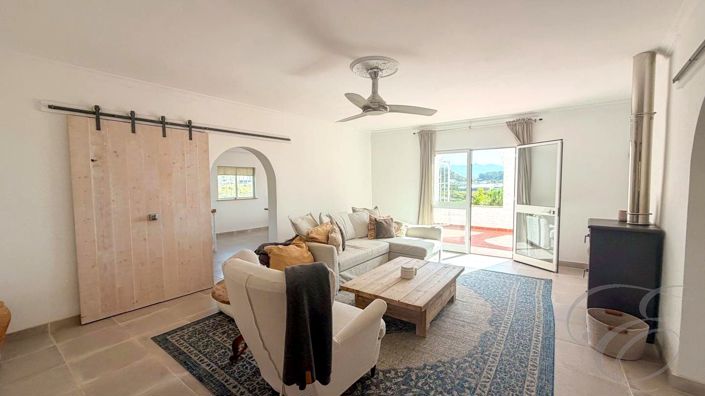 Image No.8-5 Bed Property for sale