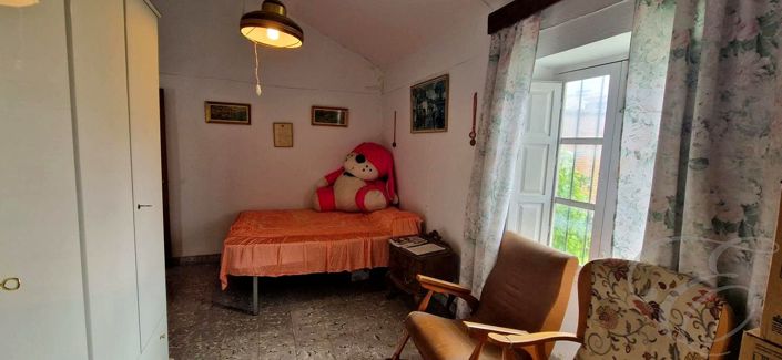 Image No.15-5 Bed Property for sale
