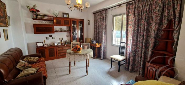 Image No.2-5 Bed Property for sale