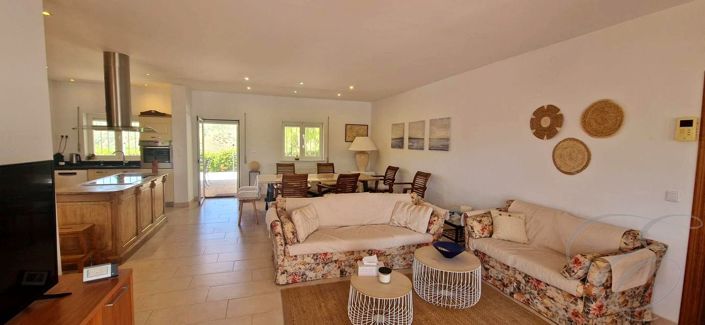 Image No.16-3 Bed Property for sale