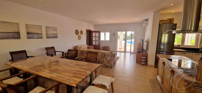 Image No.17-3 Bed Property for sale