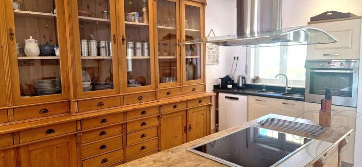 Image No.18-3 Bed Property for sale