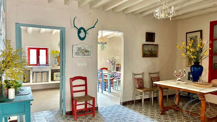 Image No.15-4 Bed Property for sale