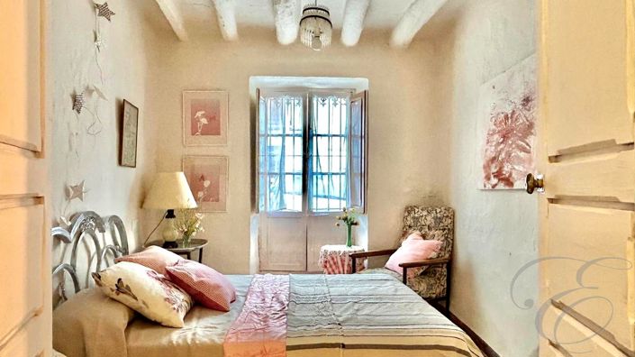 Image No.18-4 Bed Property for sale