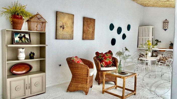 Image No.20-4 Bed Property for sale