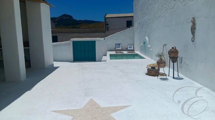 Image No.5-4 Bed Property for sale