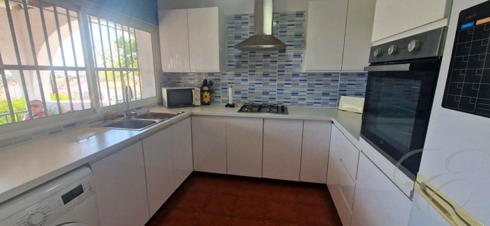 Image No.8-3 Bed Property for sale