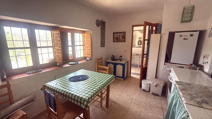 Image No.6-4 Bed Property for sale
