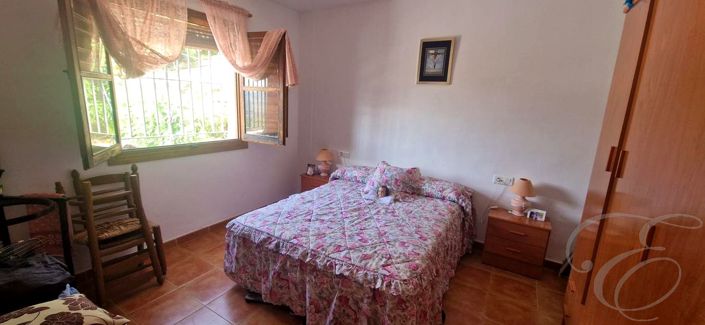 Image No.9-2 Bed Property for sale