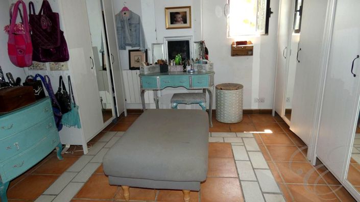 Image No.15-6 Bed Property for sale