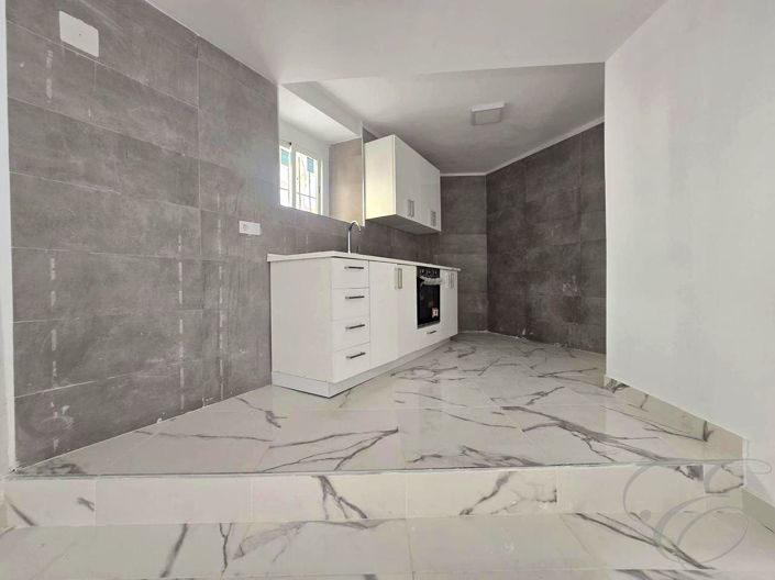 Image No.14-3 Bed Property for sale