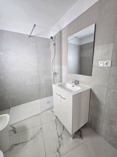 Image No.15-3 Bed Property for sale