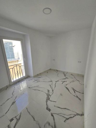 Image No.17-3 Bed Property for sale