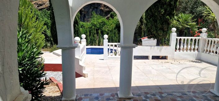 Image No.17-3 Bed Property for sale