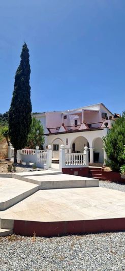 Image No.18-3 Bed Property for sale