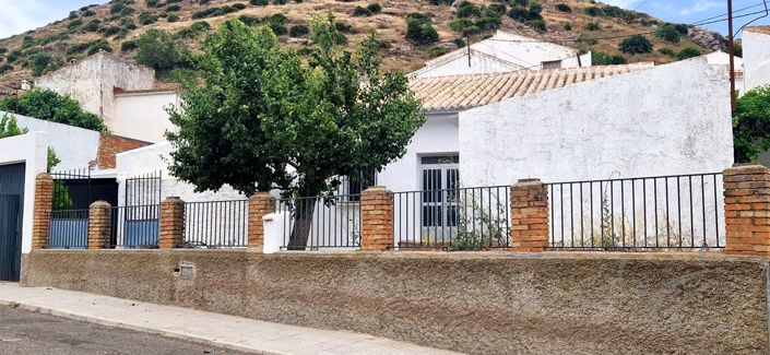 Image No.2-4 Bed Property for sale
