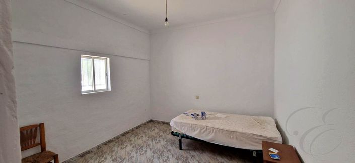 Image No.8-4 Bed Property for sale