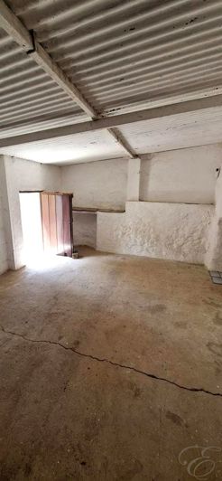 Image No.12-3 Bed Property for sale
