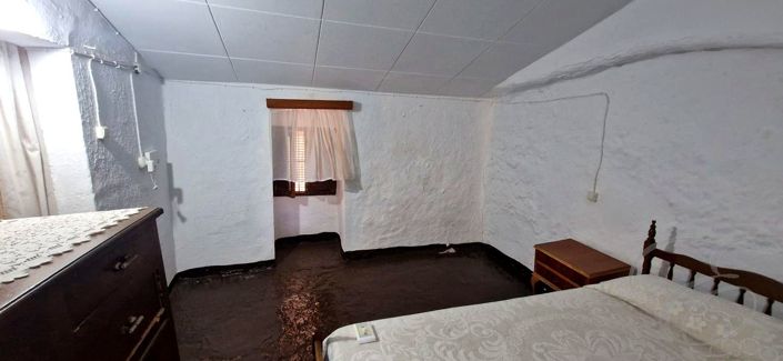 Image No.8-3 Bed Property for sale