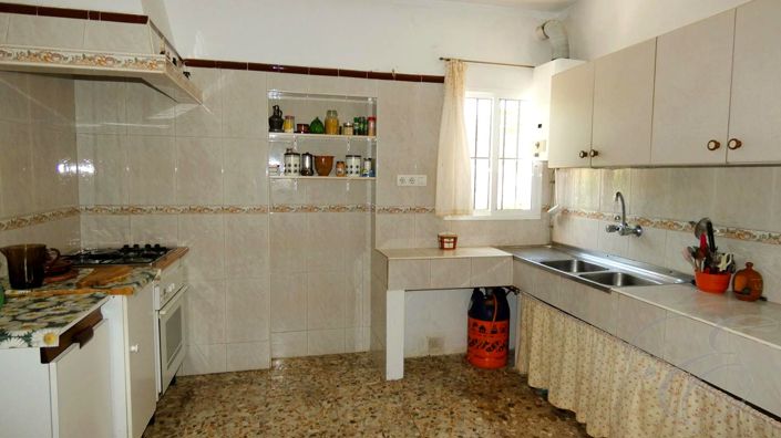 Image No.5-3 Bed Property for sale