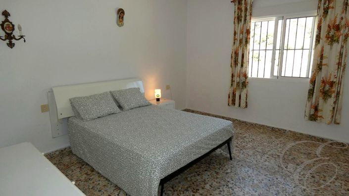 Image No.6-3 Bed Property for sale