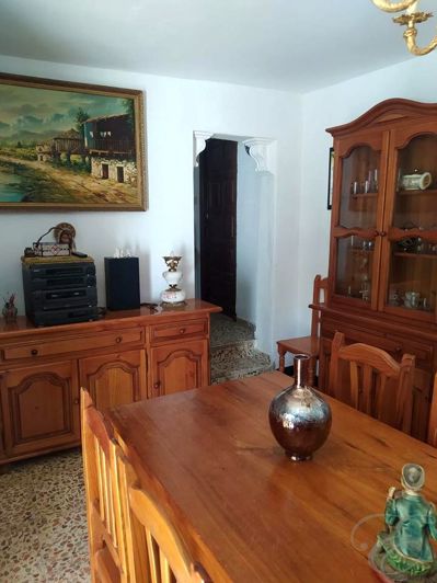 Image No.8-3 Bed Property for sale