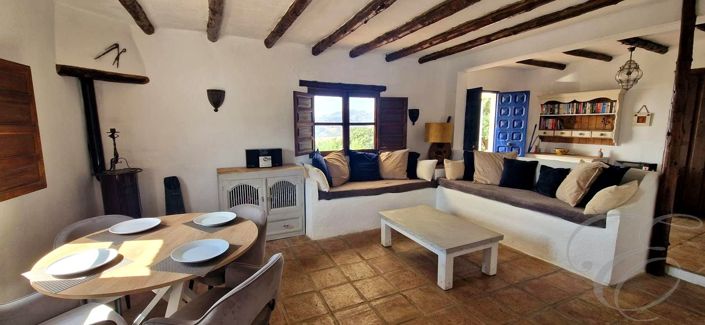 Image No.18-3 Bed Property for sale