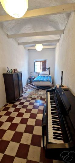 Image No.15-3 Bed Property for sale