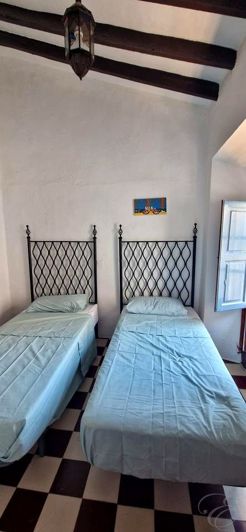 Image No.12-3 Bed Property for sale