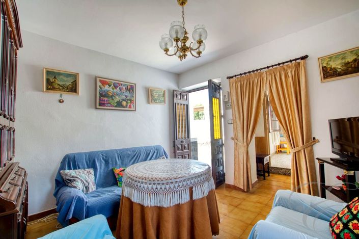 Image No.3-3 Bed Property for sale