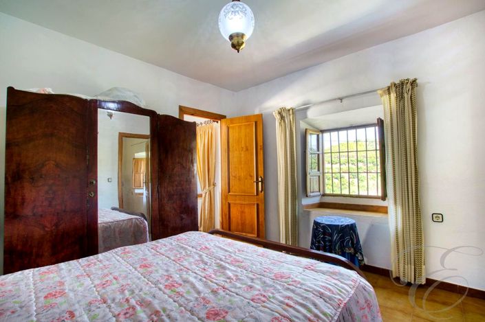 Image No.5-3 Bed Property for sale