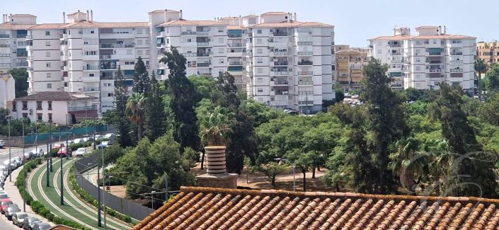 Image No.20-4 Bed Property for sale