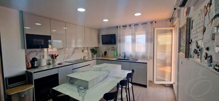 Image No.7-4 Bed Property for sale