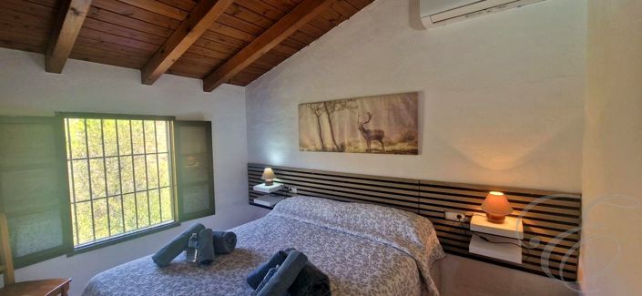 Image No.10-2 Bed Property for sale