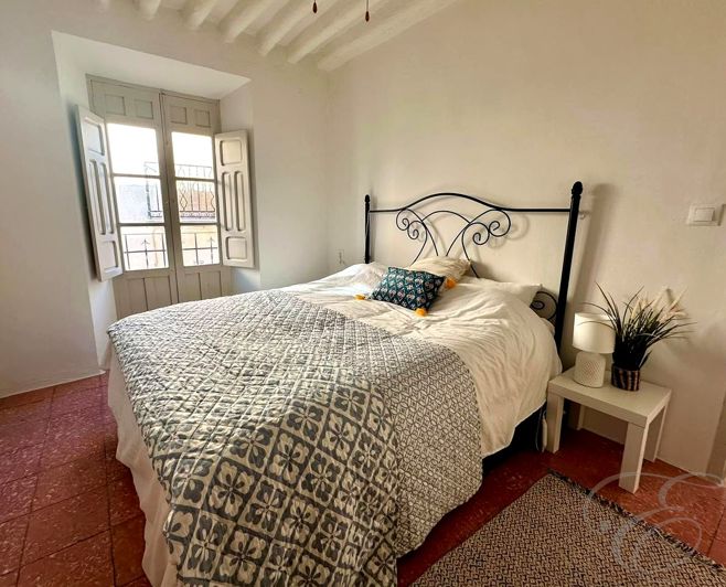 Image No.14-4 Bed Property for sale