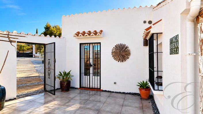 Image No.6-3 Bed Property for sale
