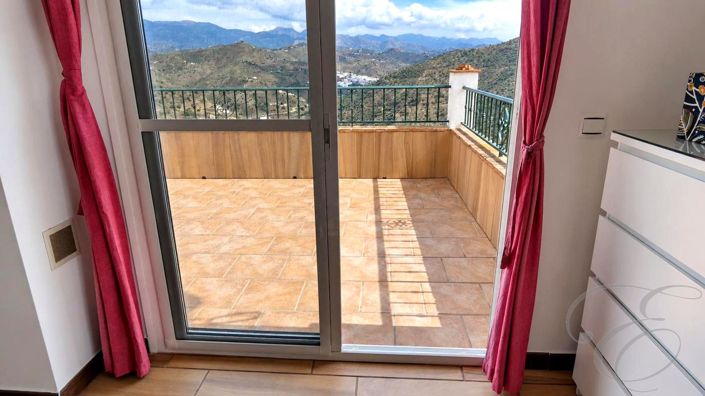Image No.16-3 Bed Property for sale